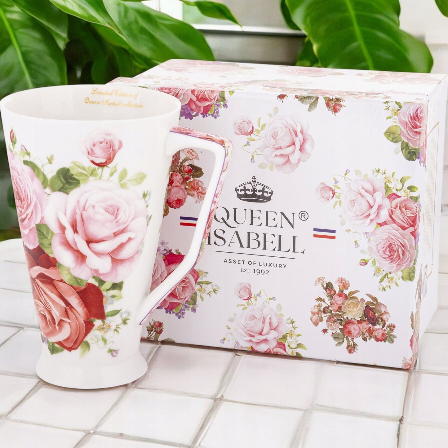 Kubek w kwiaty porcelanowy Queen Isabell w ozdobnym pudełku 500 ml