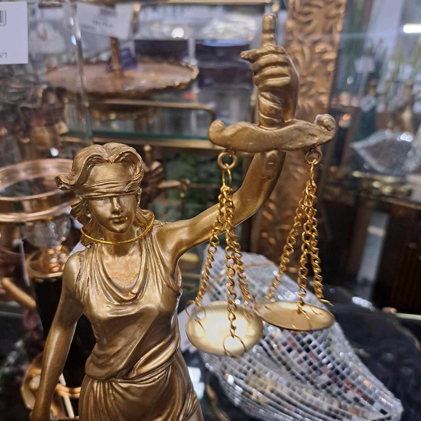 Temida rzeźba prezent figurka bogini sprawiedliwości 39,5 cm prezent