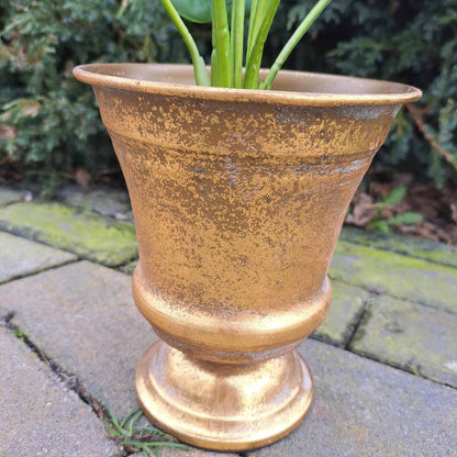 Osłonka na nóżce metalowa 16x13,5 cm złota doniczka wazon