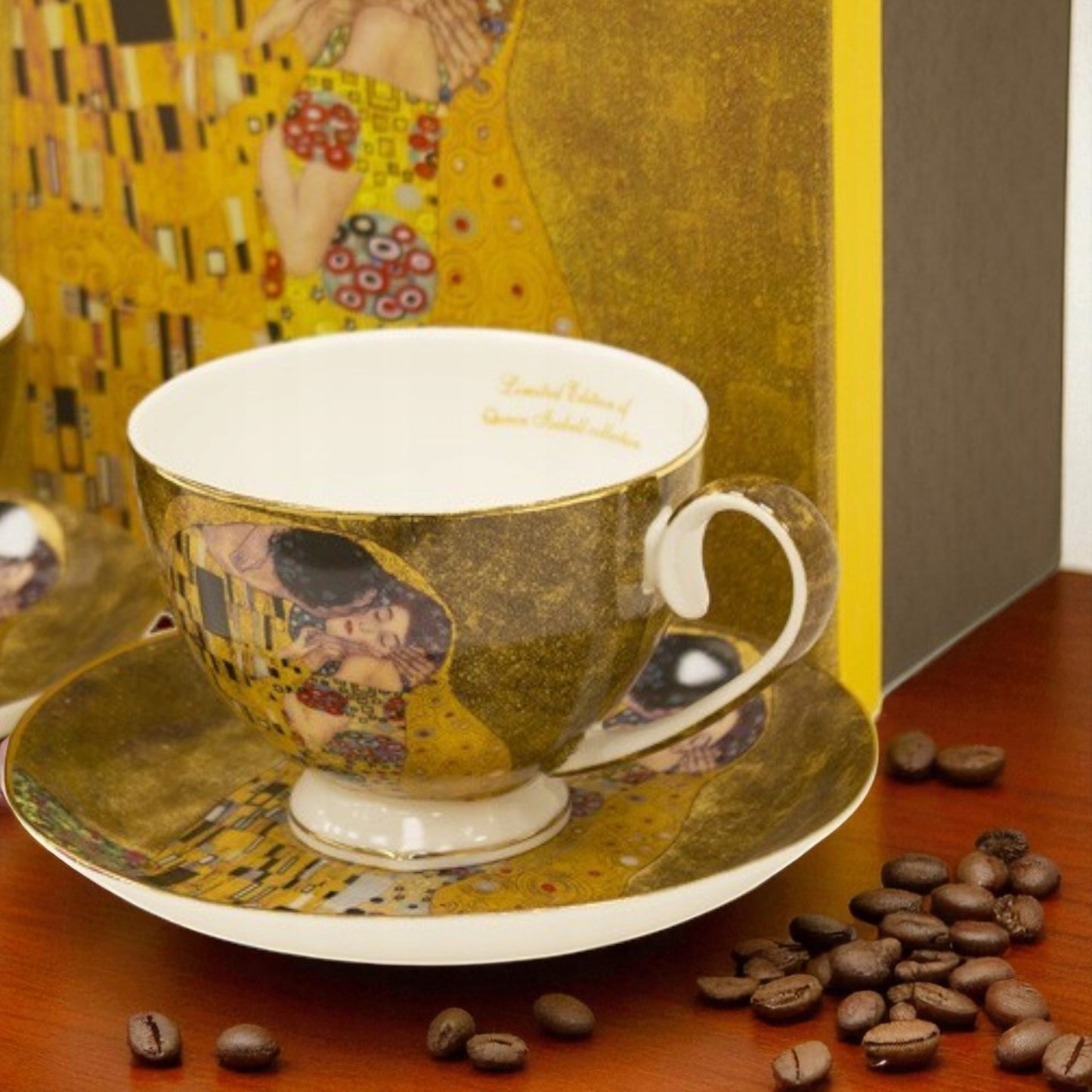 Komplet 2 filiżanek z podstawkami „Pocałunek” Gustav Klimt zestaw w pudełku