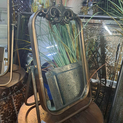 Lustro stojące prostokątne metalowe złote na toaletkę 57 x 37 cm barokowe