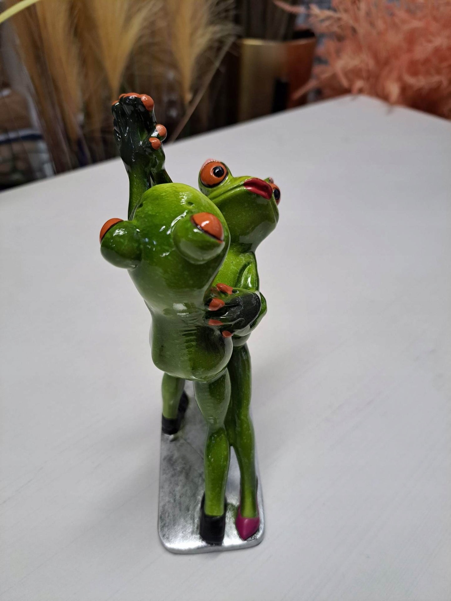 Figurka żaba taniec żaby prezent tańczące ozdoba
