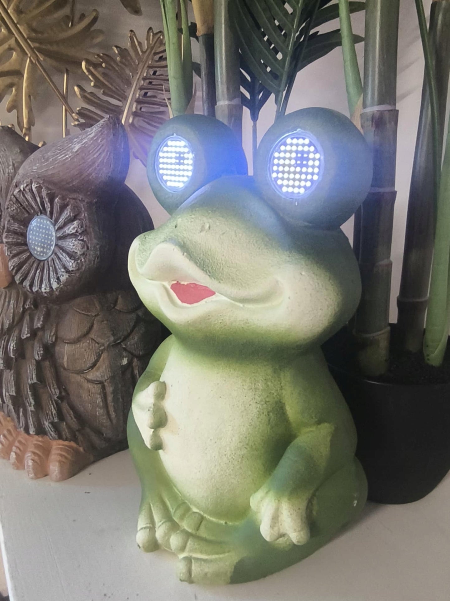 Solarna figurka Żaba lampa LED dekoracja ogrodowa z efektem ruchomych oczu
