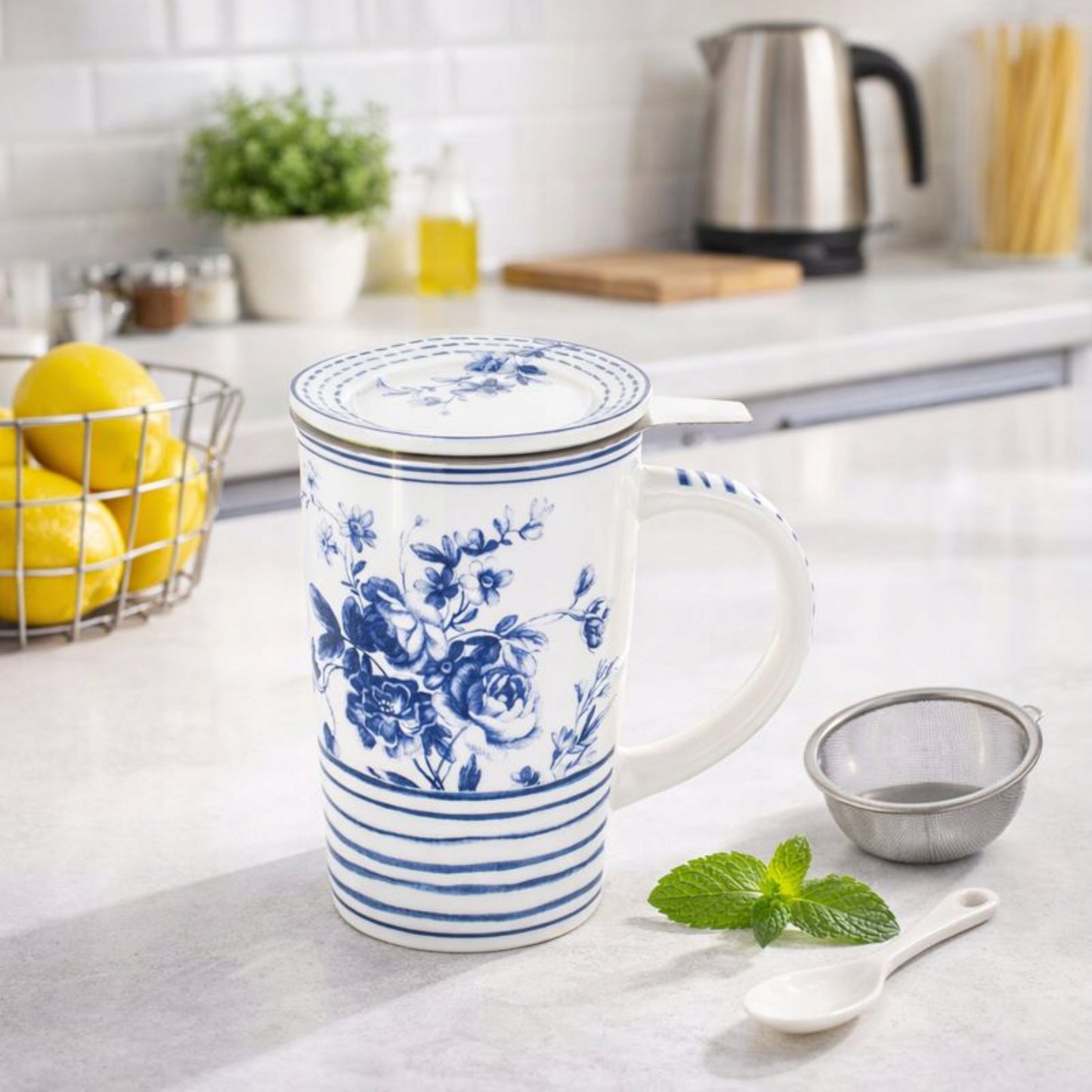 Kubek z Zaparzaczem Porcelana Niebieska Blue Pokrywka Sitko 300 ml