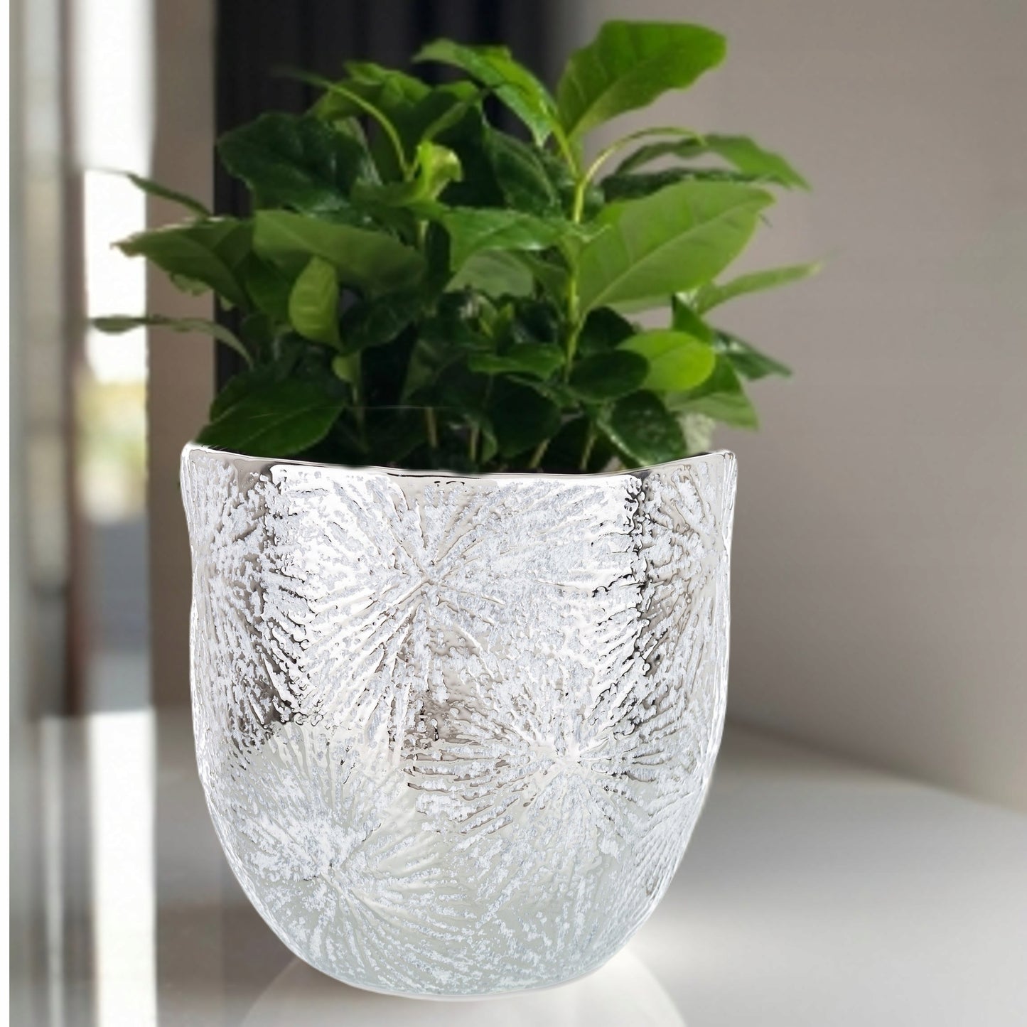 Osłonka na kwiaty doniczka na kwiatki srebrna 15,5x17 dekoracyjna ceramika
