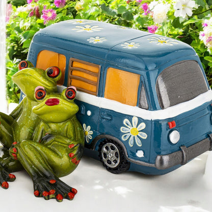 Figurka żaby na wakacjach caravaning żaba żabka na Campingu Kamper