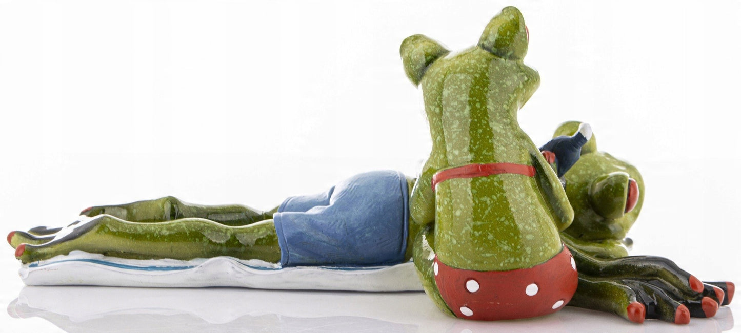 FIGURKA ŻABY PLAŻOWICZE 8,5x21x10cm żabki na wakacjach opalanie