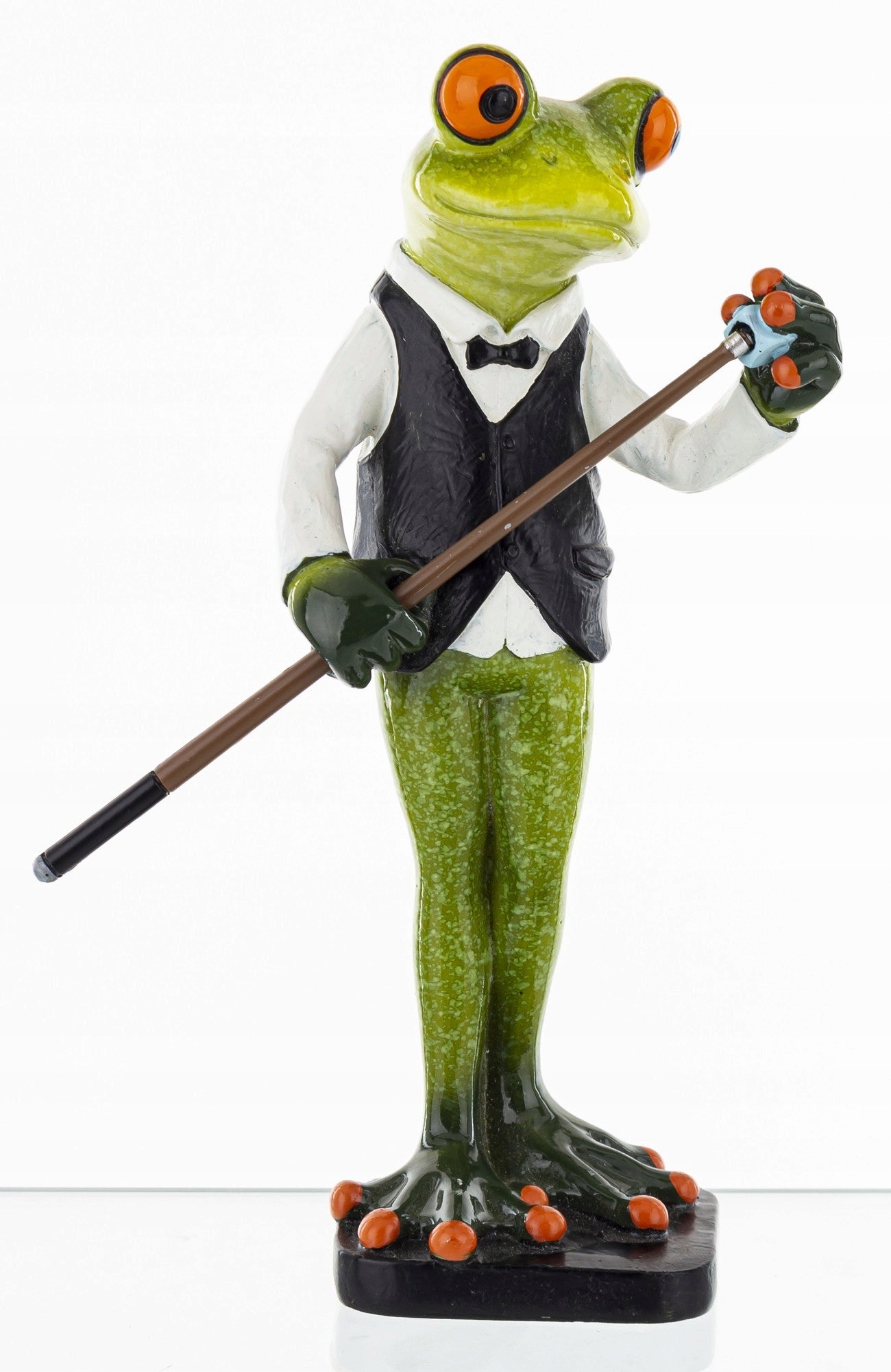 Figurka żaba pan żabka gra w bilard elegancik