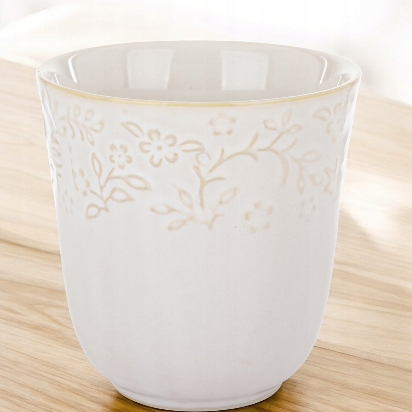 Kubek Sarmatia 400ml kremowy  porcelanowu ecru tłoczony wzór kwiaty