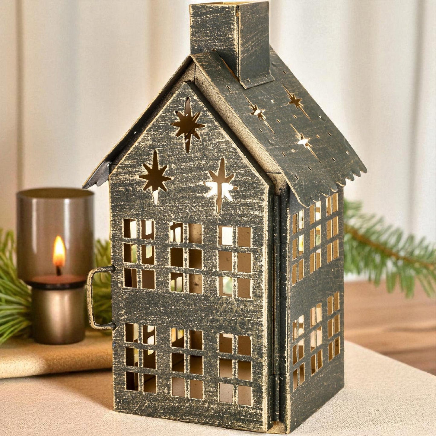 Dekoracja Domek metalowy lampion świecznik 20x11,5x10cm latarenka