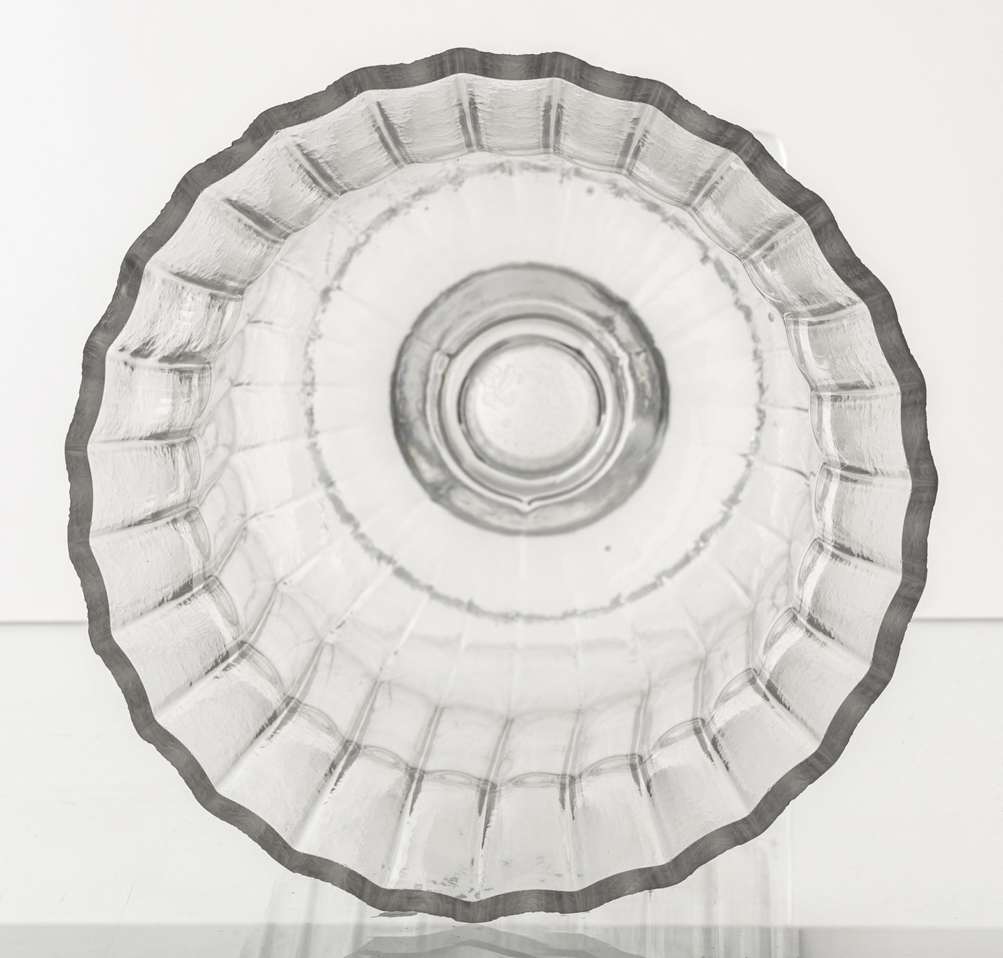 Szklany transparentny wazon na nóżce kielich ozdobny szkło 15,5 x 25,5cm