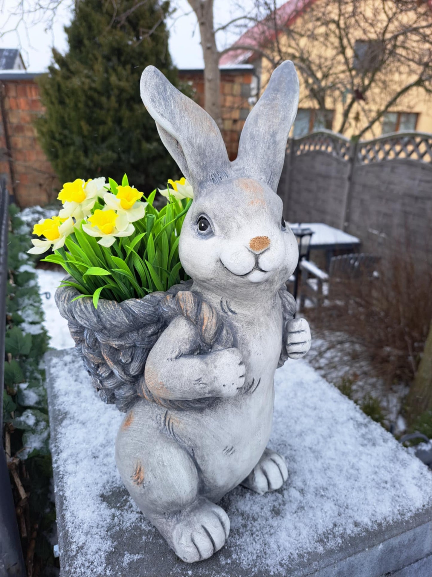 Osłonka figurka zając koszyk 41 cm Królik wielkanocny doniczka koszyczek