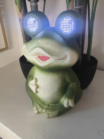 Solarna figurka Żaba lampa LED dekoracja ogrodowa z efektem ruchomych oczu