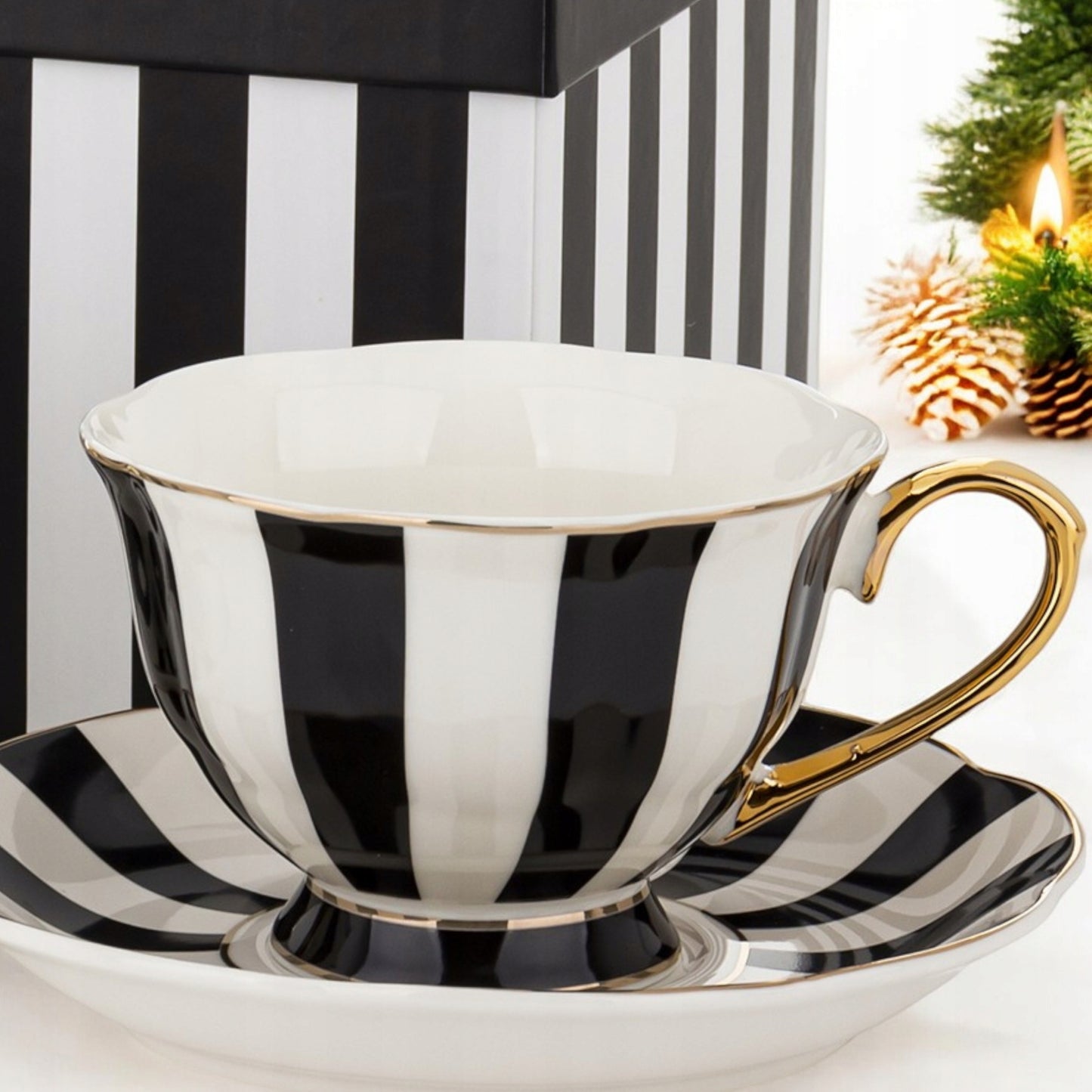 Komplet filiżanek porcelanowych 220 ml 2szt. biało-czarne złote