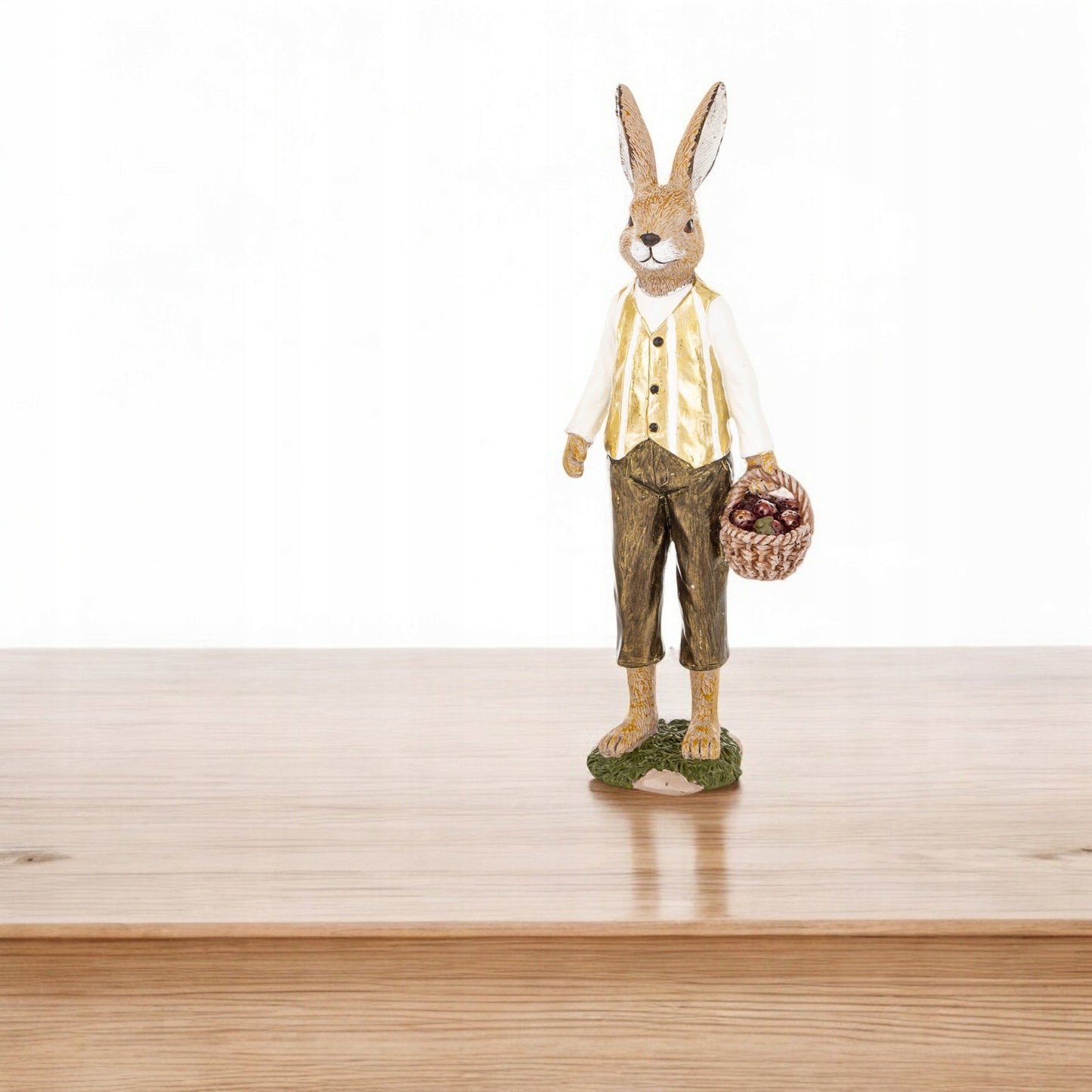 Figurka wielkanocna Królik Zając z koszykiem 25 cm
