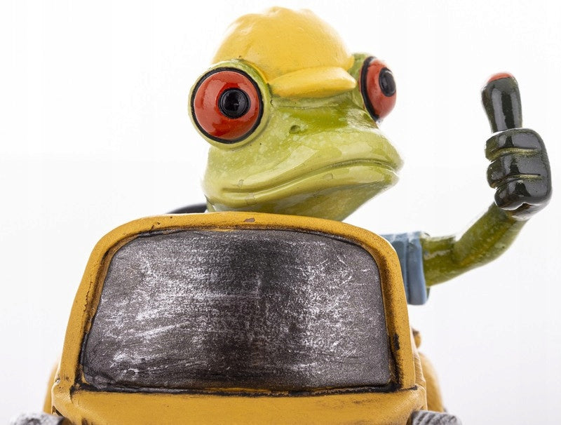 Figurka żaba żabka koparka bobcat koparkowy robotnik dekoracja ozdoba
