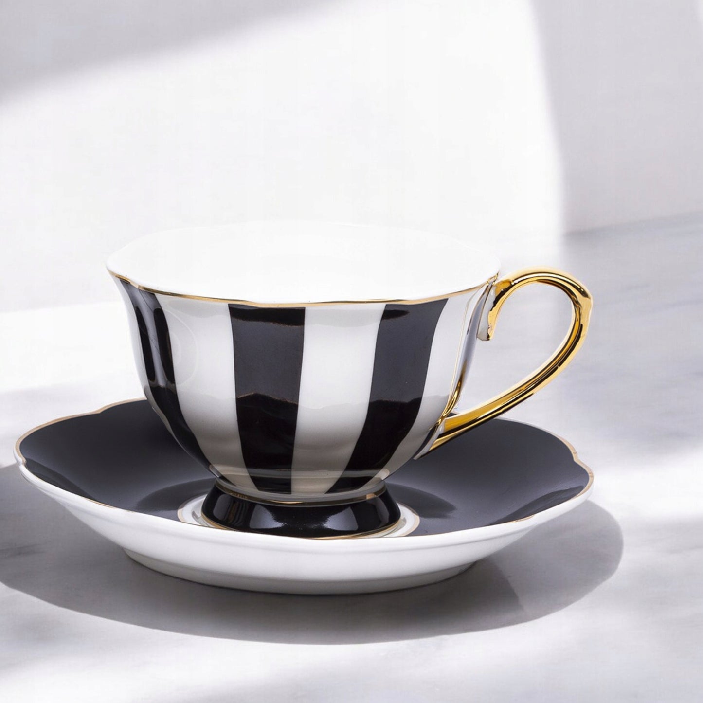 Komplet filiżanek porcelanowych 2szt. biało-czarne złote