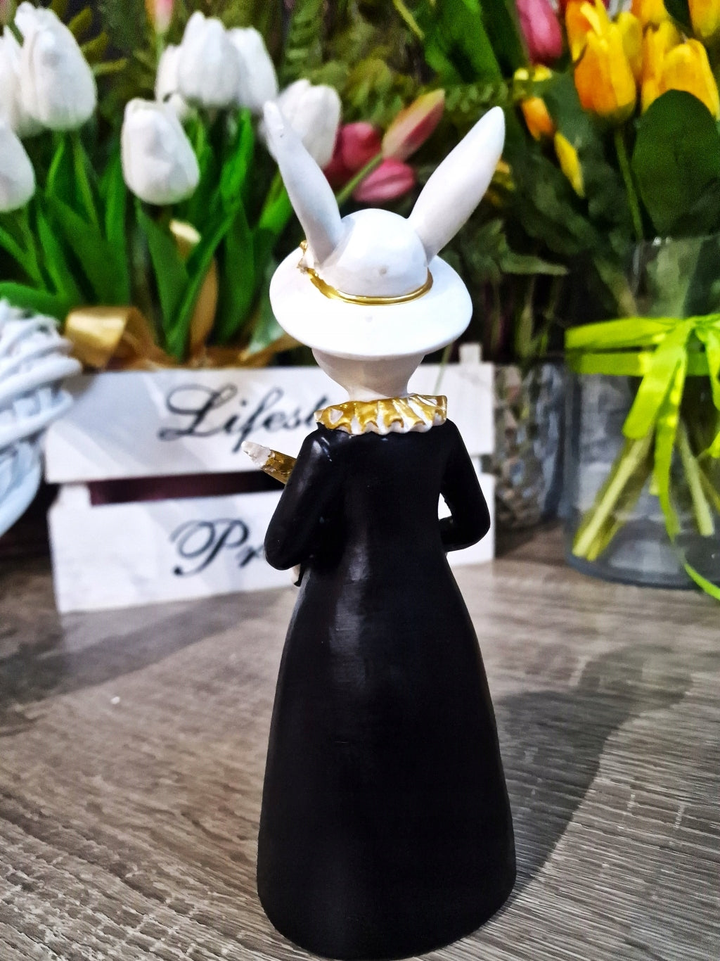 FIGURKA WIELKANOCNA PANI ZAJĄC KRÓLIK model XL czarny zajączek