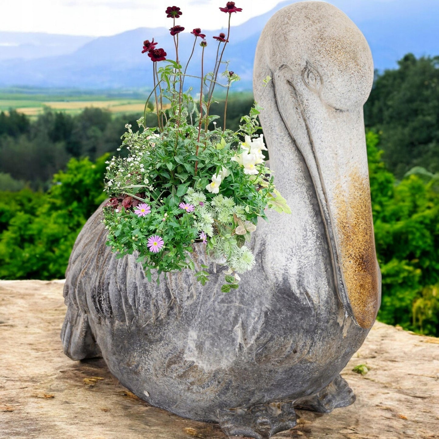 Doniczka Figurka Osłonka 22,5x23 cm betonowa ptak pelikan szary ogrodowa