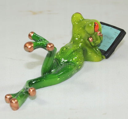 FIGURKA ŻABA tablet laptop leżąca ucząca się żabka zabawny prezent