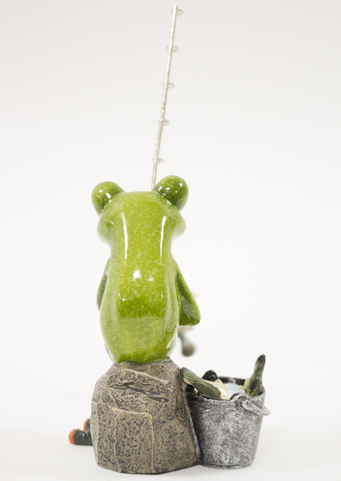 Figurka żabka na rybach żaba wędkarz 18x12x7 cm