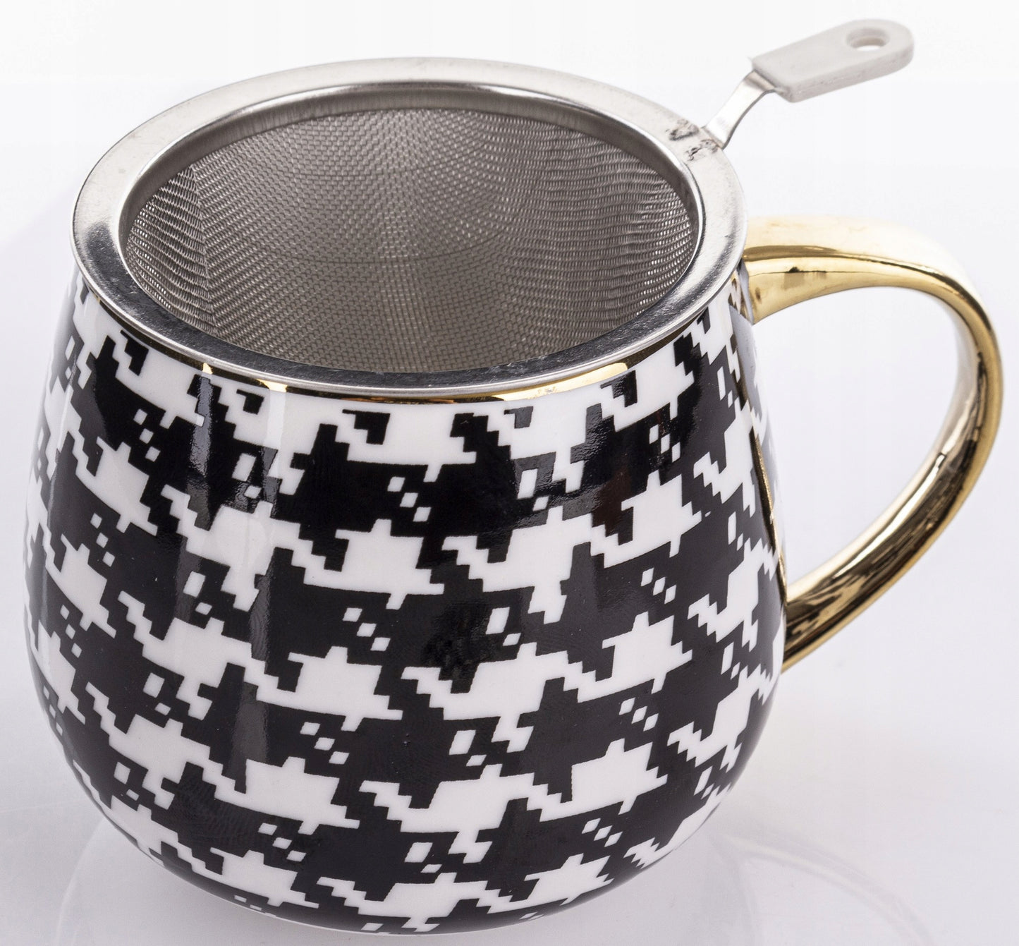Kubek porcelanowy z zaparzaczem w pudełku w kratkę na prezent