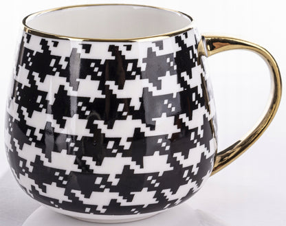 Kubek porcelanowy z zaparzaczem w pudełku w kratkę na prezent