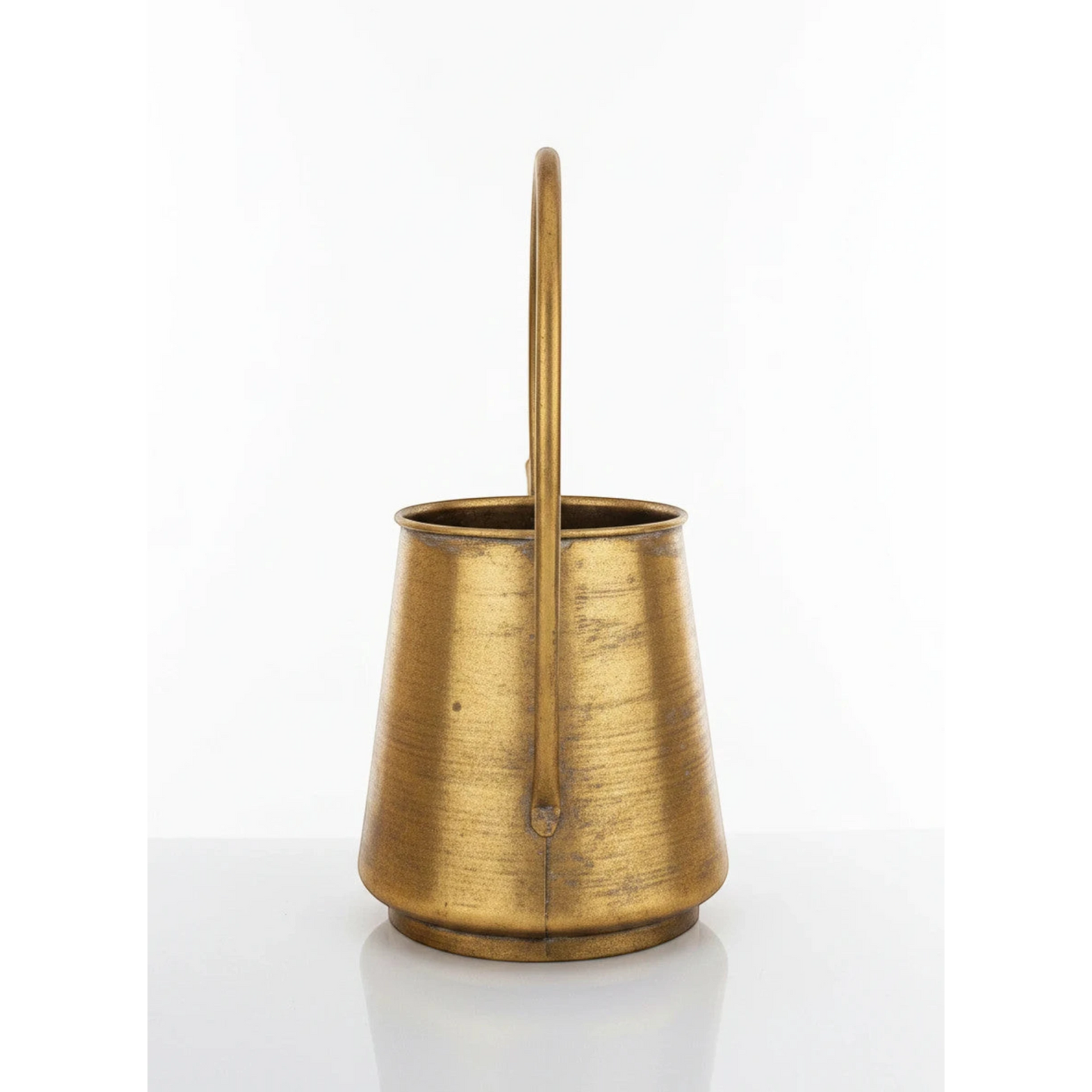 Złota metalowa konewka dekoracyjna Duktig Mój Dom o eleganckim wykończeniu w stylu vintage