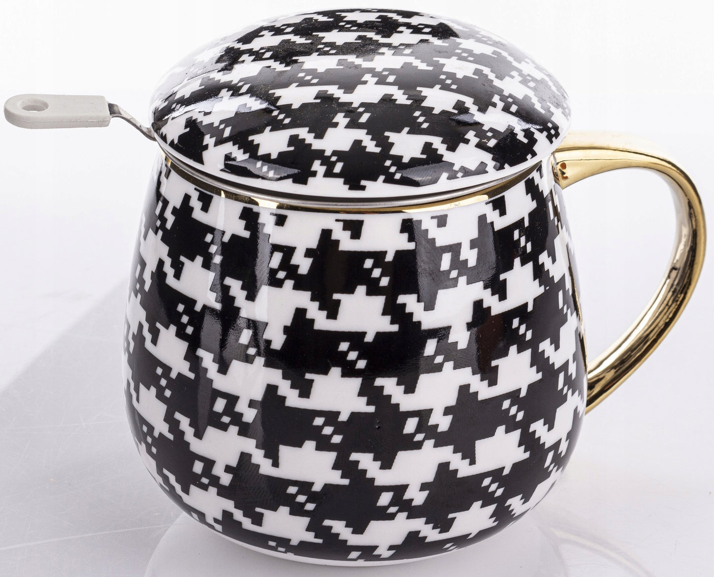 Kubek porcelanowy z zaparzaczem w pudełku w kratkę na prezent