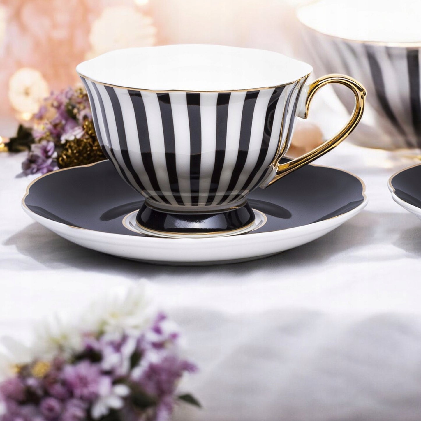 Komplet filiżanek porcelanowych 2szt. biało-czarne złote