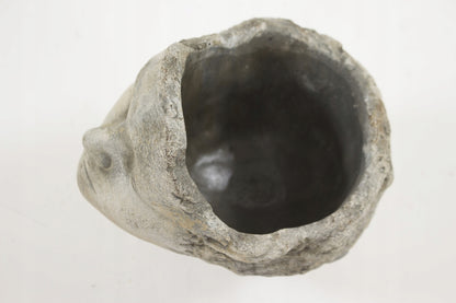 Osłonka betonowa głowa szara doniczka19 cm beton szary