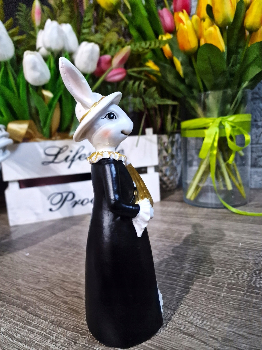 FIGURKA WIELKANOCNA PANI ZAJĄC KRÓLIK model XL czarny zajączek
