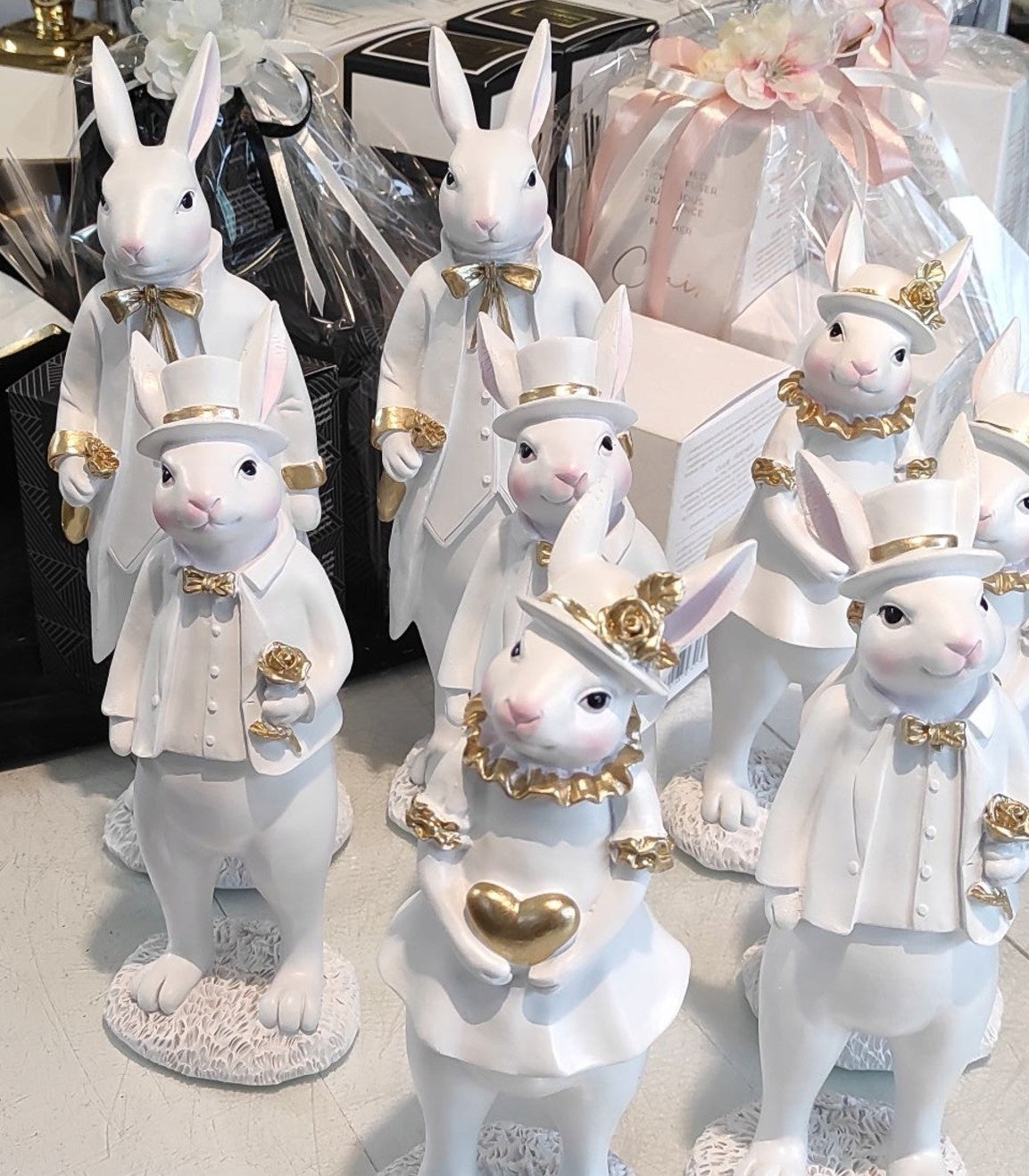Figurka wielkanocna tworzywo sztuczne Pan zając królik wielkanocny 36 cm