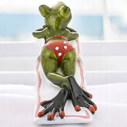 FIGURKA ŻABA PLAŻOWICZKA 5x17x6cm żabka na plaży opalanie