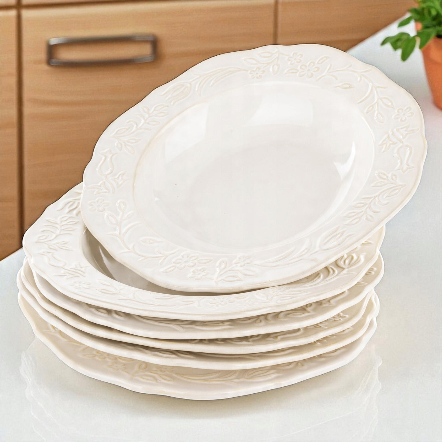 Talerz obiadowy głęboki porcelanowy 23cm kremowy zdobiony Sarmatia