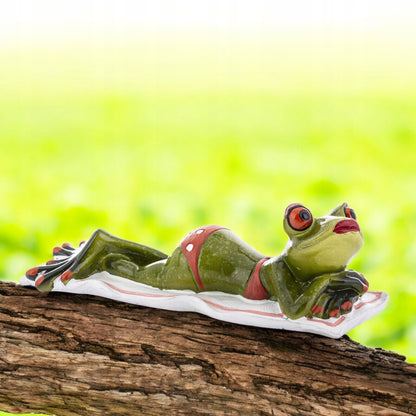 FIGURKA ŻABA PLAŻOWICZKA 5x17x6cm żabka na plaży opalanie