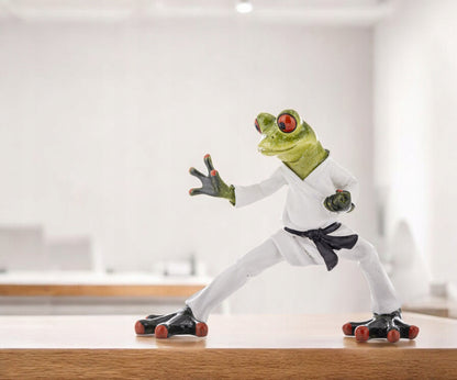 Figurka żaba karate figura karateki dekoracja prezent sztuki walki